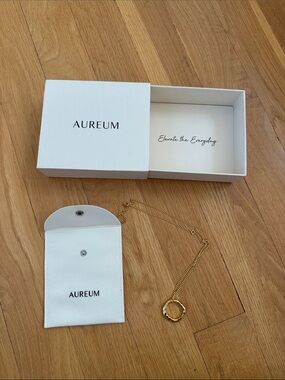 AUREUM Gold Interlocking Circle Necklace